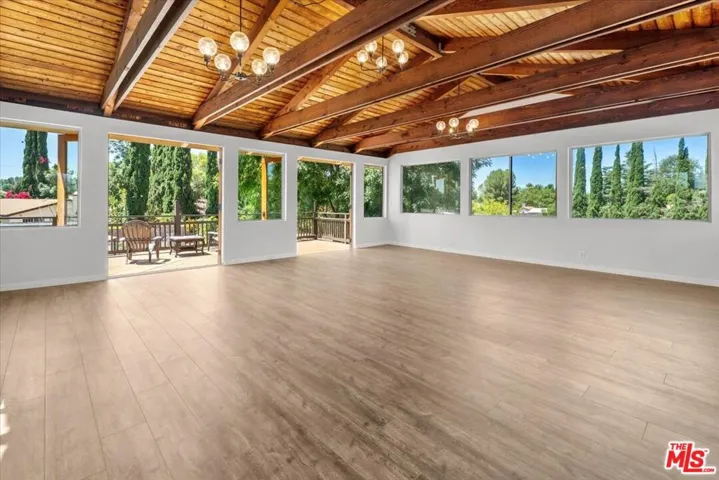 22954 Collins Street, Los Angeles, California 91367