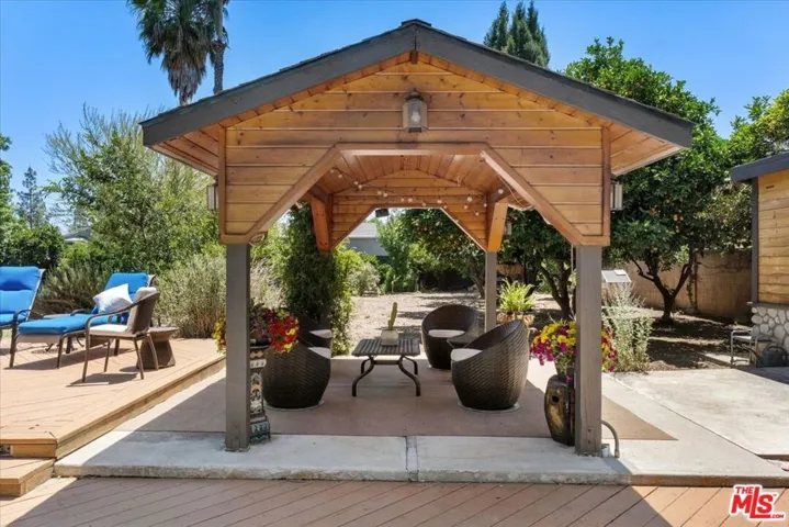 22954 Collins Street, Los Angeles, California 91367