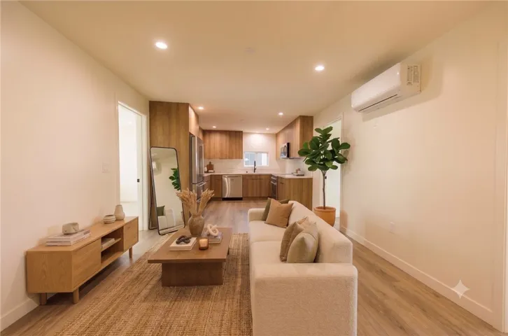 5933 Comey Avenue 3, Los Angeles, California 90034