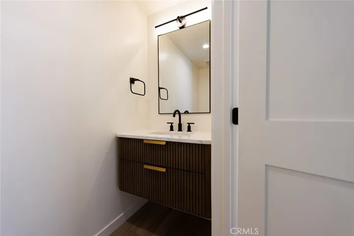 5933 Comey Avenue 3, Los Angeles, California 90034