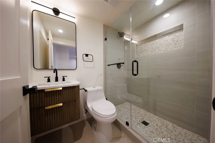 5933 Comey Avenue 3, Los Angeles, California 90034