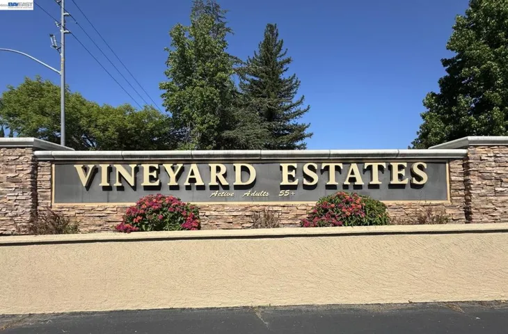 3263 Vineyard Ave. #16, Pleasanton, California 94566