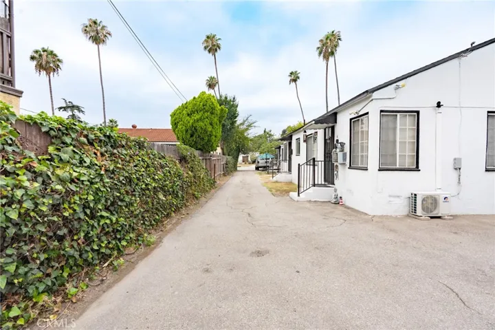 1758 Lincoln Avenue, Pasadena, California 91103