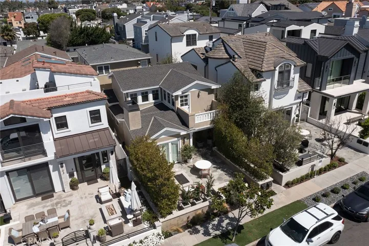 705 Larkspur Avenue, Corona Del Mar, California 92625
