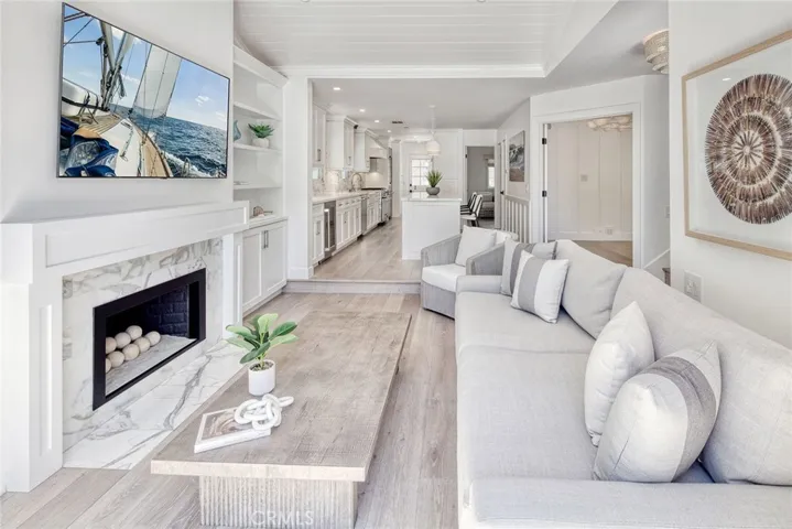 705 Larkspur Avenue, Corona Del Mar, California 92625