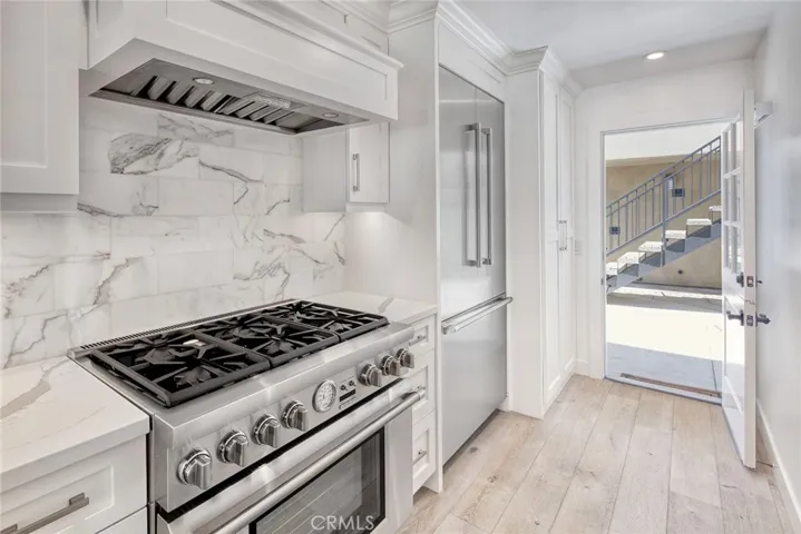 705 Larkspur Avenue, Corona Del Mar, California 92625