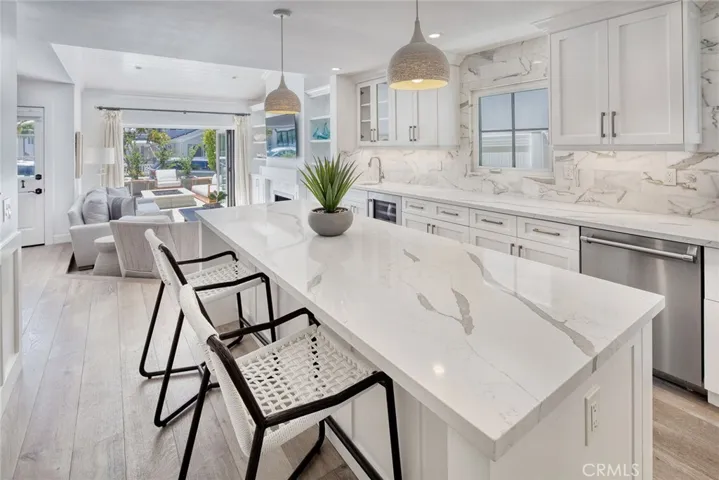 705 Larkspur Avenue, Corona Del Mar, California 92625