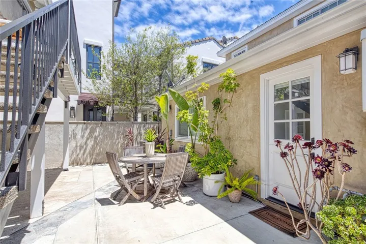 705 Larkspur Avenue, Corona Del Mar, California 92625