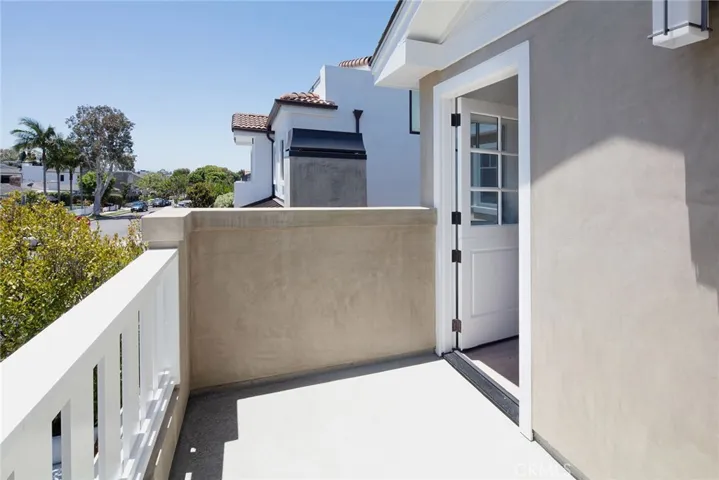 705 Larkspur Avenue, Corona Del Mar, California 92625