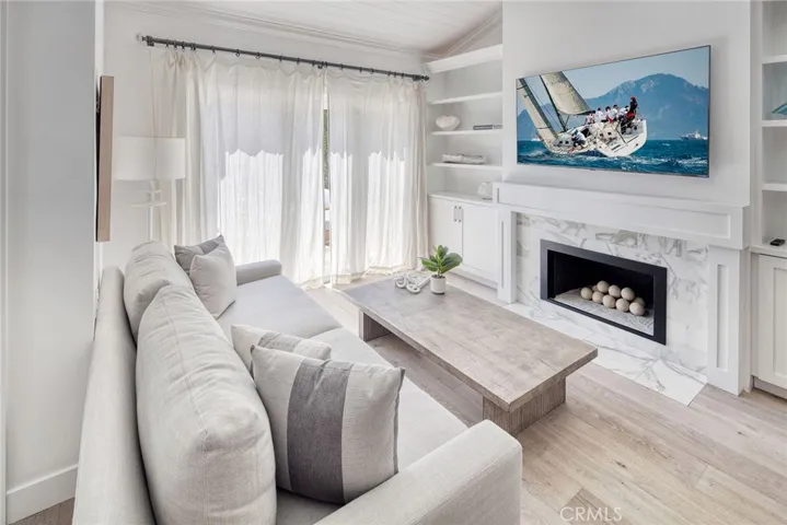 705 Larkspur Avenue, Corona Del Mar, California 92625