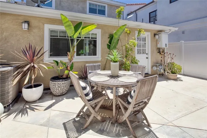 705 Larkspur Avenue, Corona Del Mar, California 92625