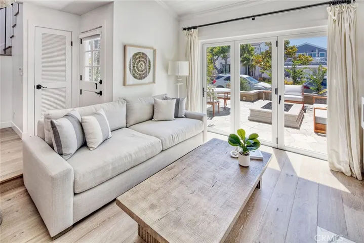 705 Larkspur Avenue, Corona Del Mar, California 92625