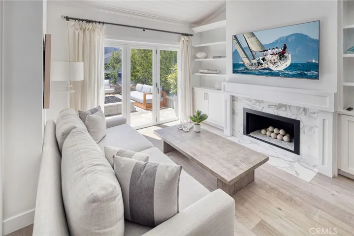 705 Larkspur Avenue, Corona Del Mar, California 92625