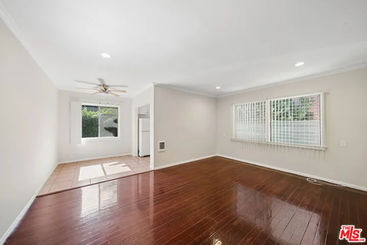 612 S Dunsmuir Avenue 1, Los Angeles, California 90036