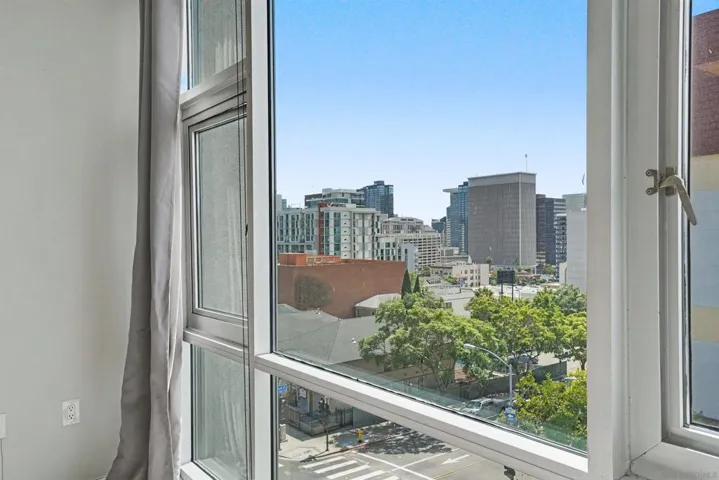 1643 6th 406, San Diego, California 92101