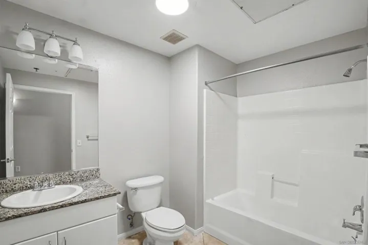 1643 6th 406, San Diego, California 92101