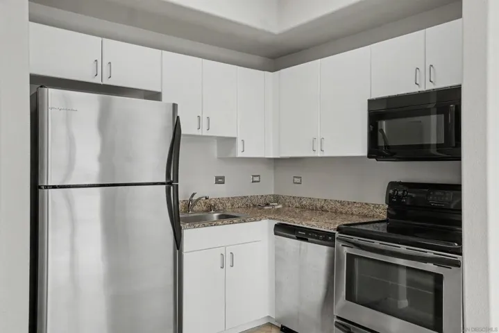 1643 6th 406, San Diego, California 92101
