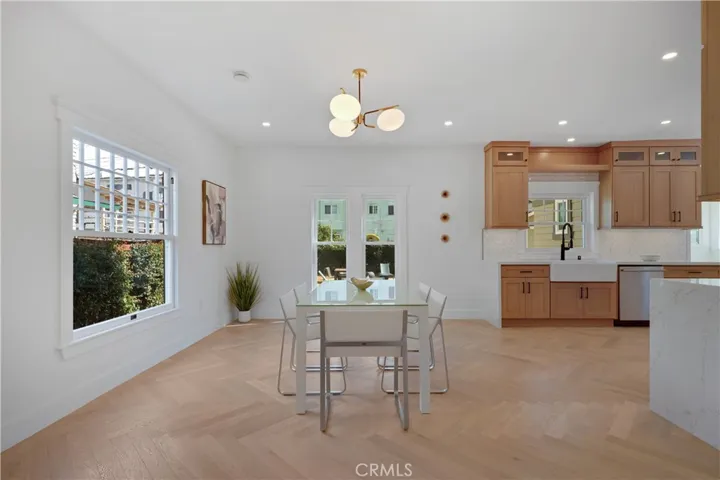 1800 Oxford., Los Angeles, California 90006