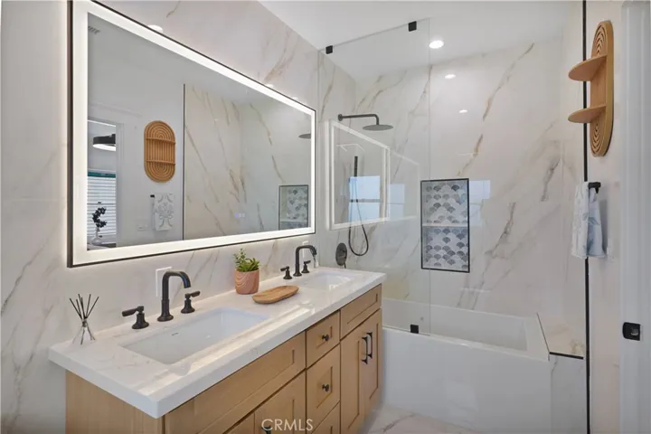 1800 Oxford., Los Angeles, California 90006