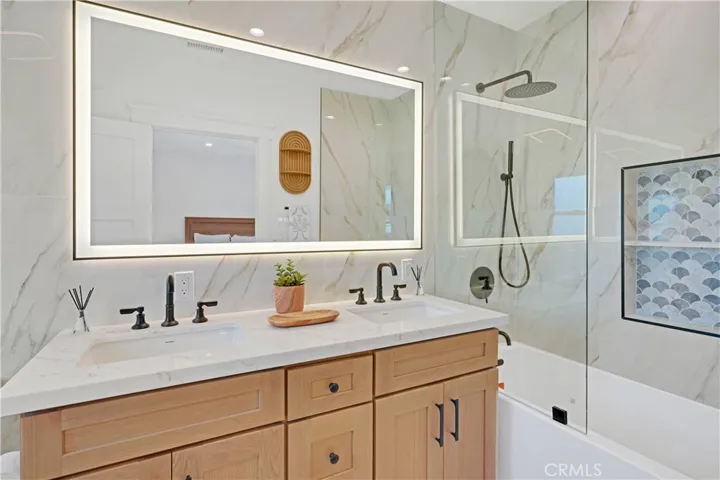 1800 Oxford., Los Angeles, California 90006