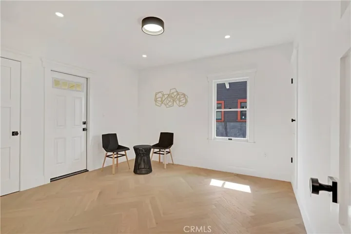 1800 Oxford., Los Angeles, California 90006