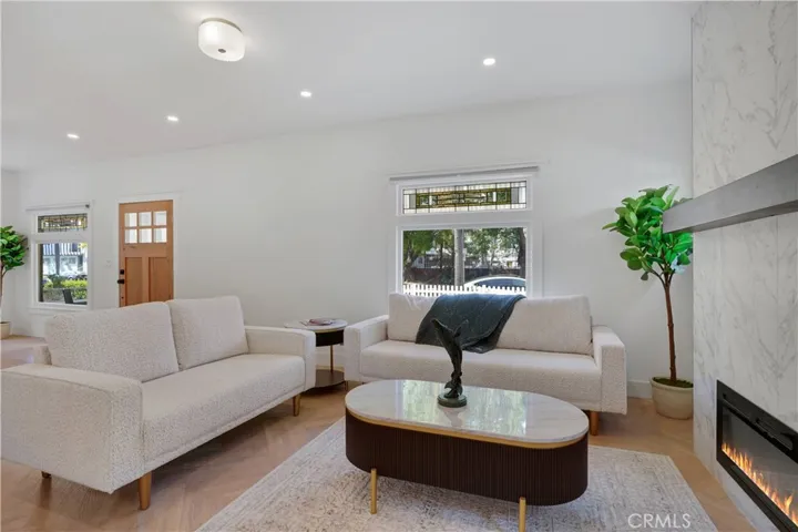 1800 Oxford., Los Angeles, California 90006