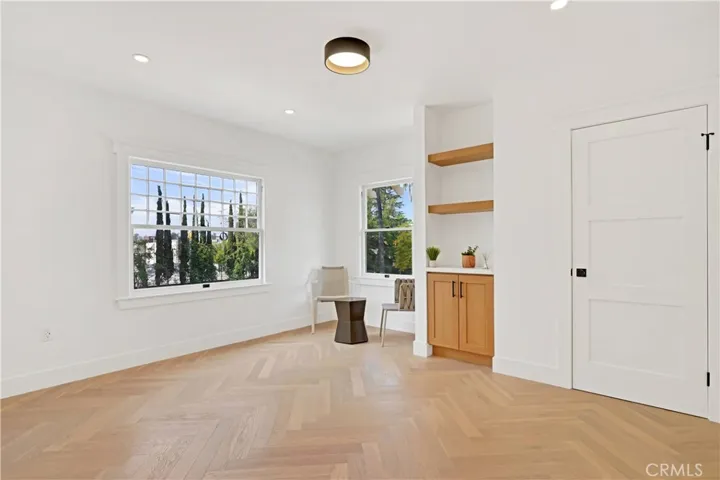 1800 Oxford., Los Angeles, California 90006