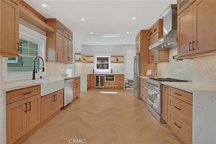 1800 Oxford., Los Angeles, California 90006