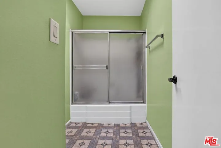 21 Northwoods Lane, La Crescenta, California 91214