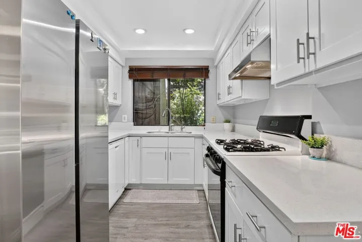 21 Northwoods Lane, La Crescenta, California 91214