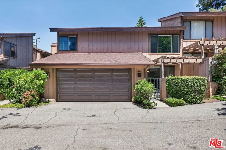 21 Northwoods Lane, La Crescenta, California 91214