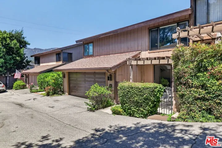 21 Northwoods Lane, La Crescenta, California 91214