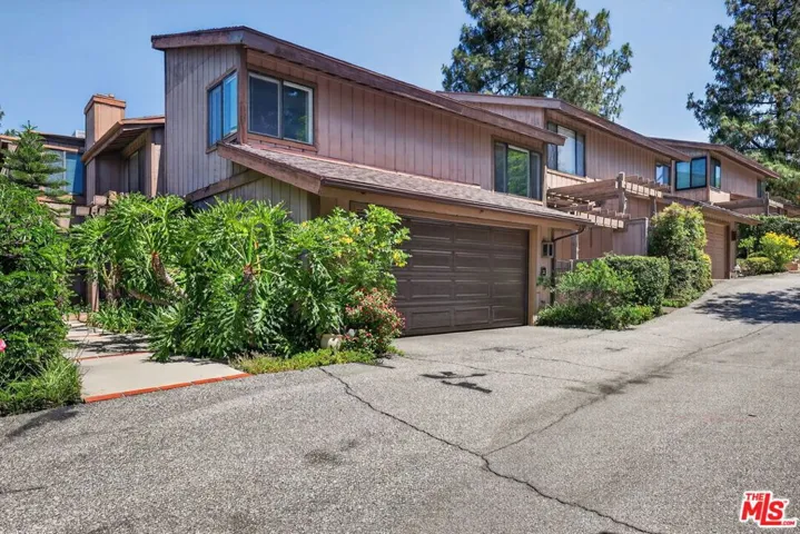 21 Northwoods Lane, La Crescenta, California 91214