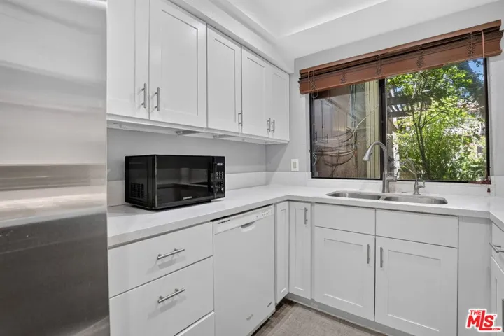 21 Northwoods Lane, La Crescenta, California 91214