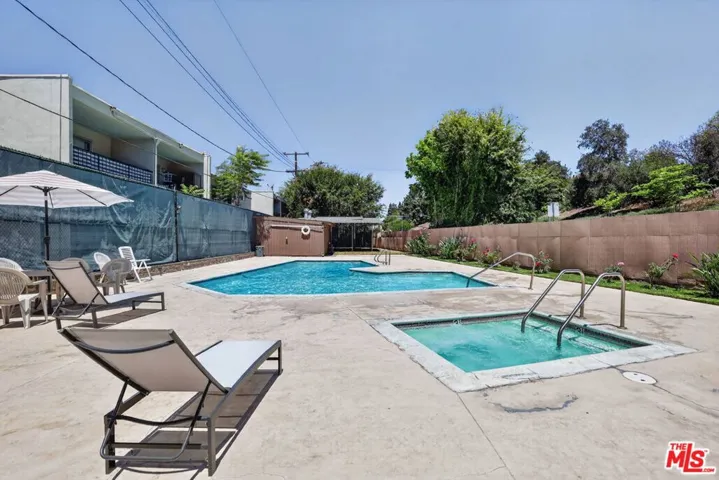 21 Northwoods Lane, La Crescenta, California 91214