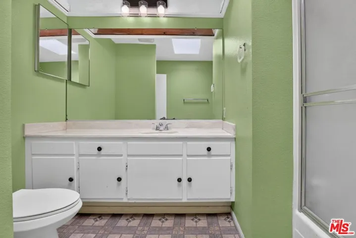21 Northwoods Lane, La Crescenta, California 91214