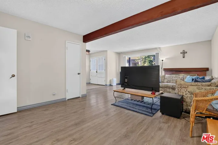 21 Northwoods Lane, La Crescenta, California 91214