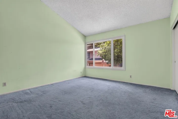 21 Northwoods Lane, La Crescenta, California 91214