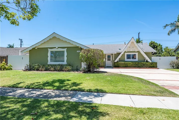 11331 Reagan, Los Alamitos, California 90720