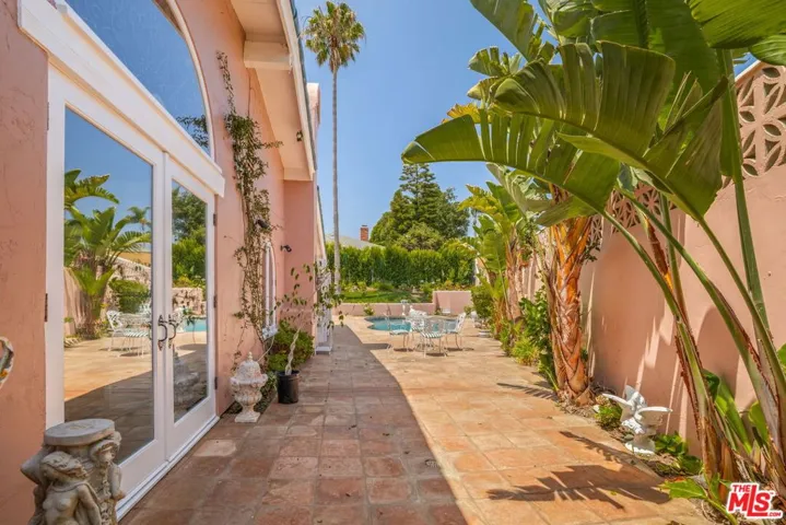 206 Bellino Drive, Los Angeles, California 90272
