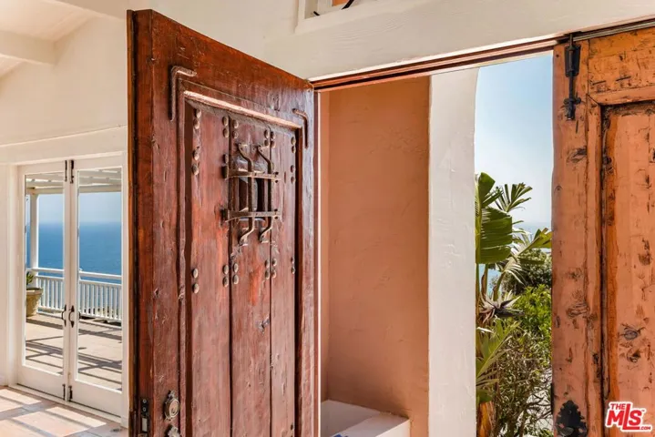 206 Bellino Drive, Los Angeles, California 90272