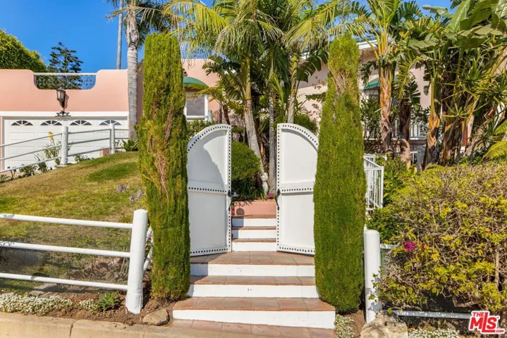 206 Bellino Drive, Los Angeles, California 90272