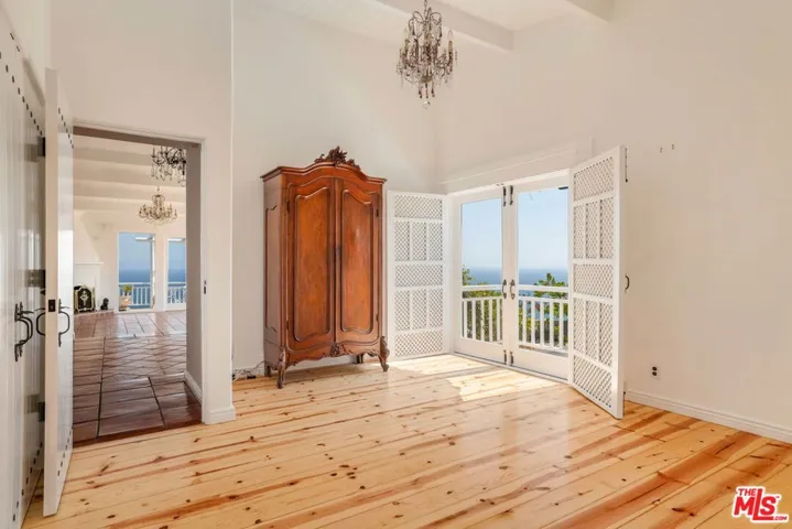 206 Bellino Drive, Los Angeles, California 90272