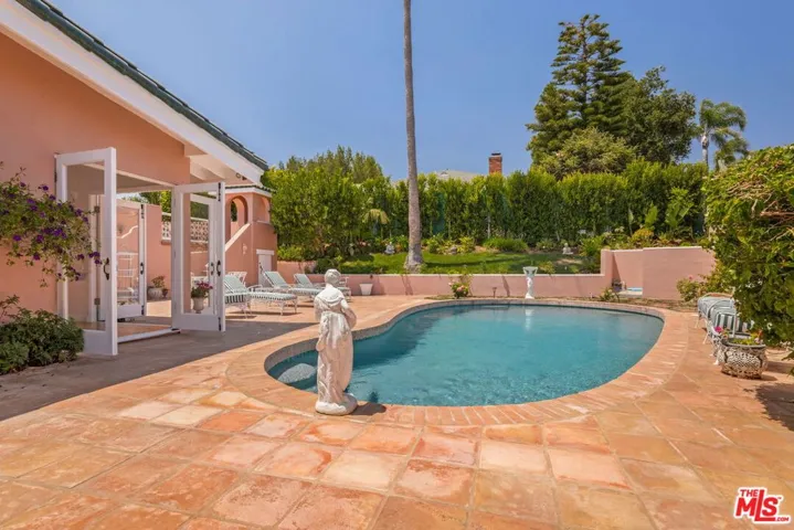 206 Bellino Drive, Los Angeles, California 90272