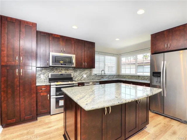 214 20th Street A, Newport Beach, California 92663