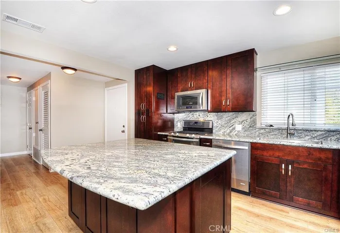 214 20th Street A, Newport Beach, California 92663