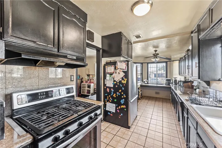 1442 W 83rd, Los Angeles, California 90047