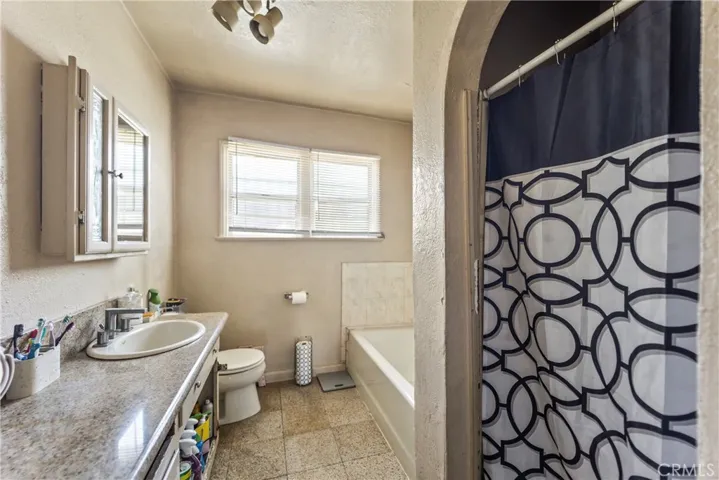1442 W 83rd, Los Angeles, California 90047