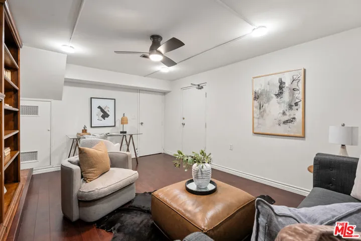 14332 Dickens Street 22, Sherman Oaks, California 91423