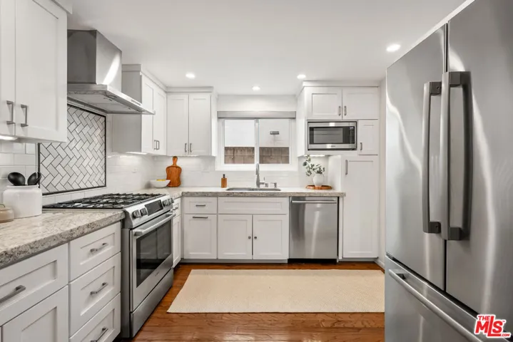14332 Dickens Street 22, Sherman Oaks, California 91423